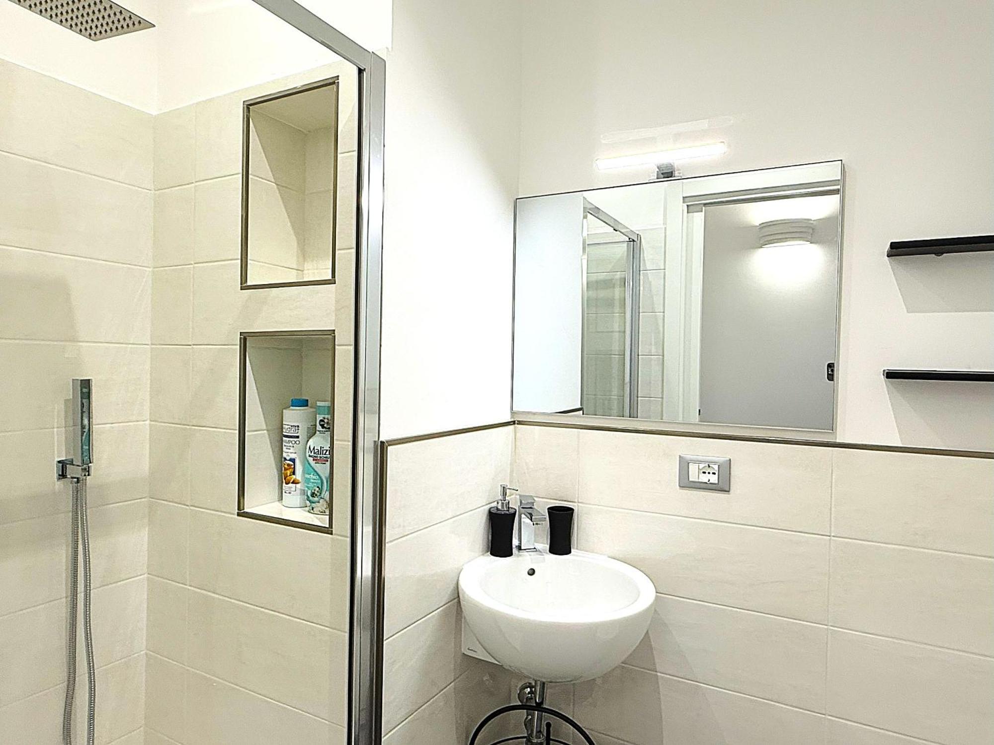 Trastevere For You... 3 Bedrooms Lägenhet